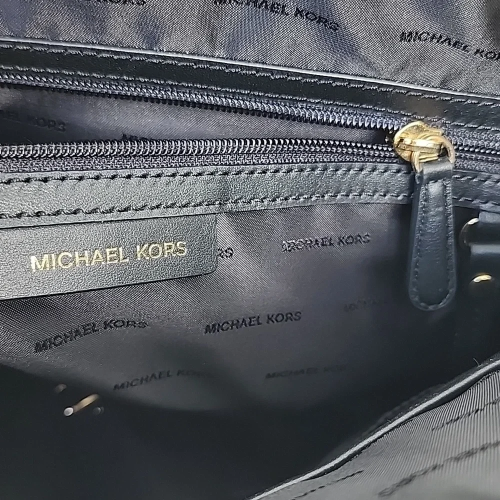 MICHAEL KORS Sadie‎ Leather Satchel Black Leather Chain Lock Crossbody Purse Bag